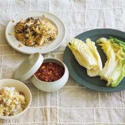 常備できる肉みそ「薬コチュジャン（肉みそ）」と「きのことピーナッツのナムル」