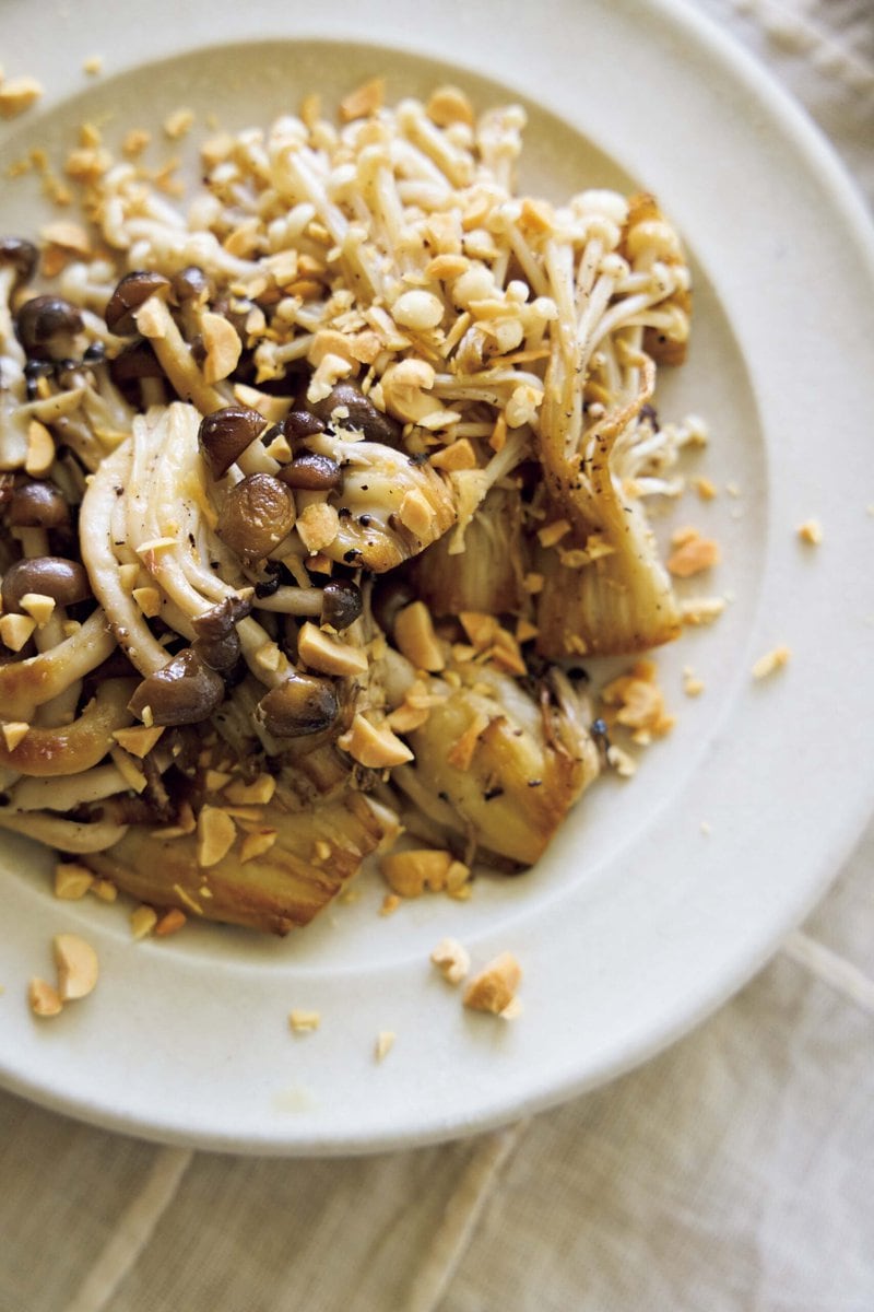 きのことピーナッツのナムル