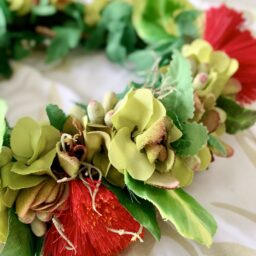 お花のレイ