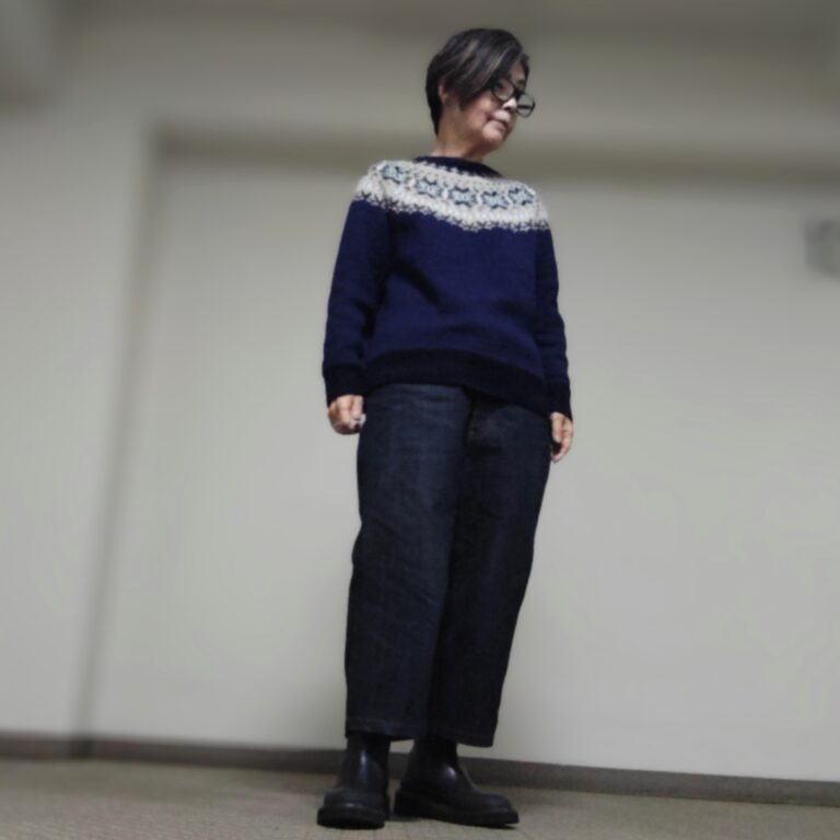 セーター:手編み 黒パンツ:Dickies