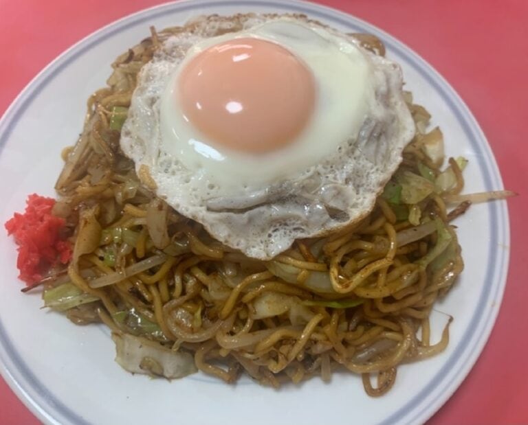 名物鉄板焼そば専門店「かみ家（かみや）」