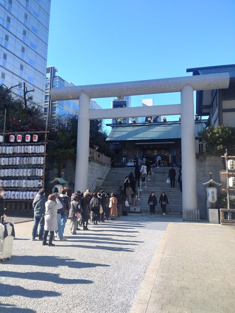 芝大神宮では長蛇の列が