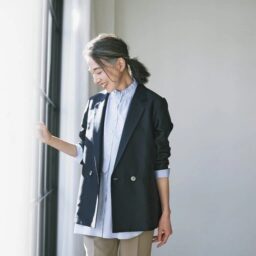 【第4位】60代女性のための着映える服が見つかる！「大人ベーシックブランド」2選【60代のための百貨店取り扱いブランド案内】