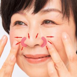 毛穴が多い小鼻は横、内側、斜め下方向にぼかす