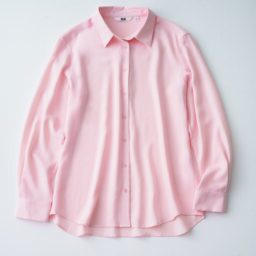 ブラウス¥2,990／ユニクロ