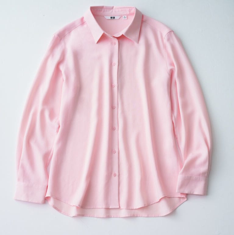 ブラウス¥2,990／ユニクロ