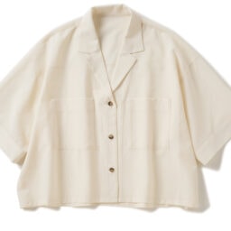 ブラウス¥4,991／レプシィム（アダストリア カスタマーサービス）