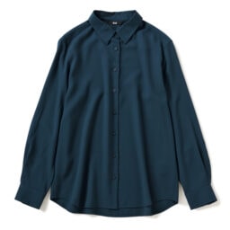 シャツ¥2,990／ユニクロ