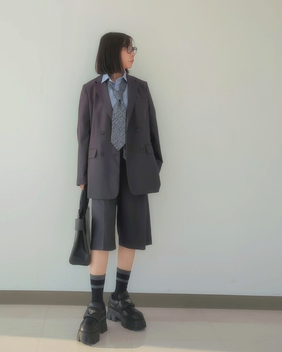 「ユニクロC」（クレア・ワイト・ケラー） 　感動ダブルジャケットリラックスフィット、ブロードオーバーサイズシャツ（メンズ）、感動バミューダショーツ