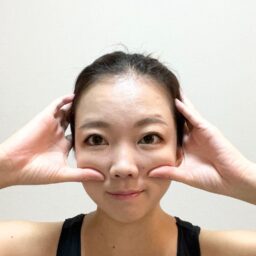 顔まわりのリンパマッサージ①