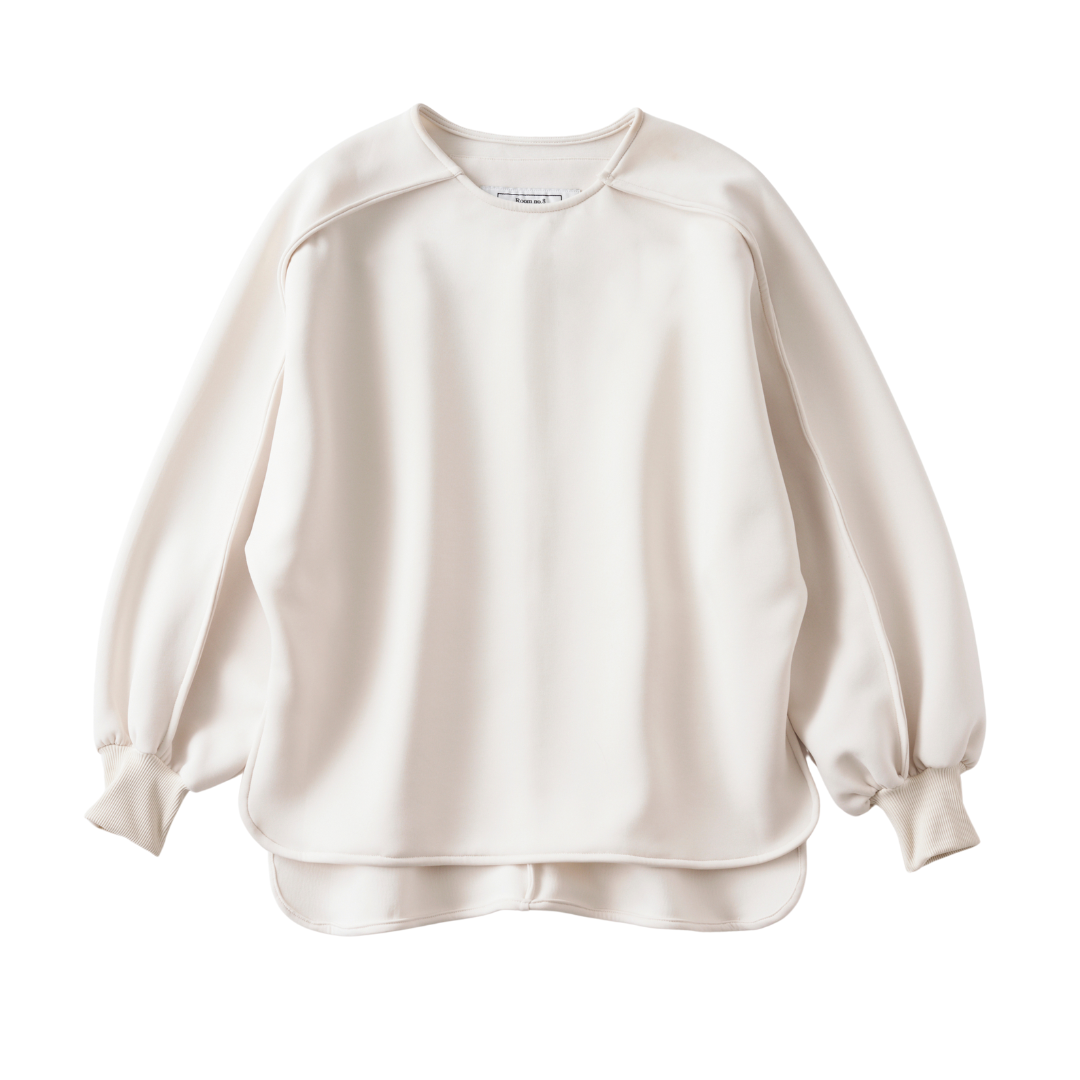 トップス¥39,600／ルームエイト（オットデザイン）