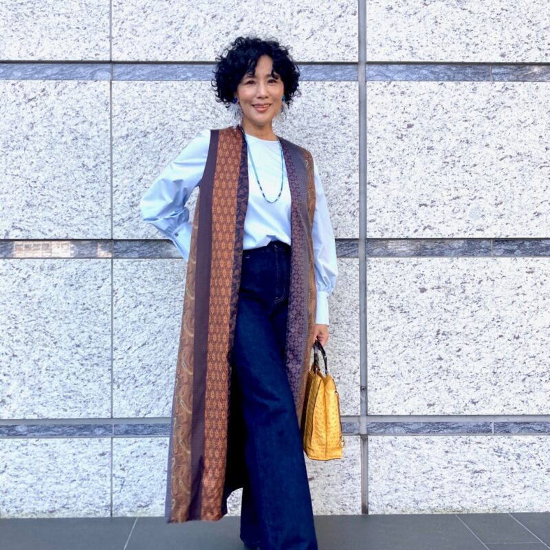 【60代お手本スナップ】テーマは春のエスニック！自分らしさをキープしながらおしゃれの冒険をするために大切なこととは？