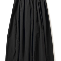 スカート¥5,940／クロス ファンクション