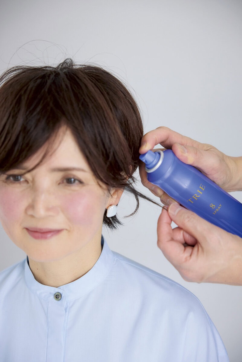【4】動きを出したい部分はスプレーをシュッと