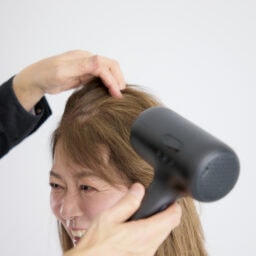 【1】クセのある人は前の晩に根元をしっかり乾燥