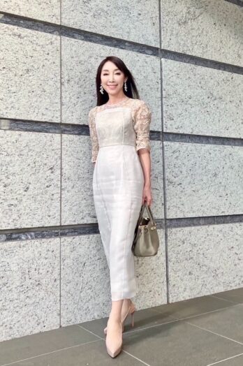 【60代お手本スナップ】「RANDA」のドレスと「SHEIN」のパンプスは、大人のお呼ばれコーデにも大活躍！