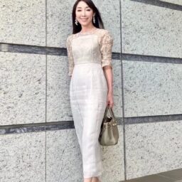 「RANDA」のドレスと「SHEIN」のパンプスは、大人のお呼ばれコーデにも大活躍！