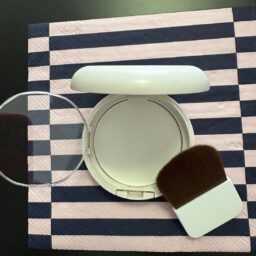 ブルーライトカット率95.9%のサンスクリーンパウダーSPF38 PA＋＋＋