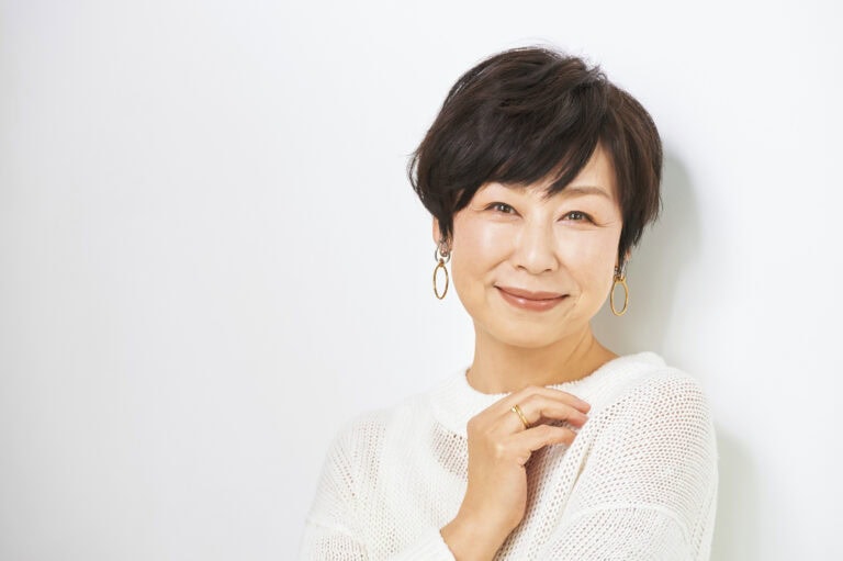 暑苦しく見えがちな夏場こそ涼やかで清潔感のあるメイクをキープして！