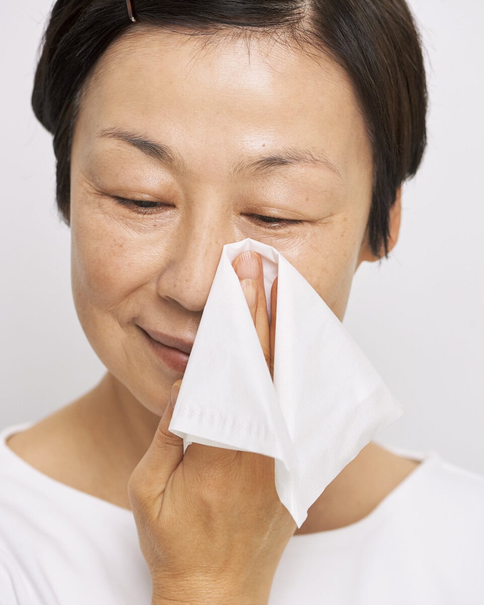 皮脂分泌の多い部分を細かく押さえる-1