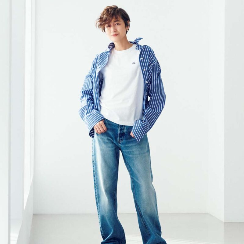 【富岡佳子さんの連載がスタート！】シンプルこそかっこいい！富岡さんが語る「カルバン・クライン」のTシャツ＆デニムの魅力