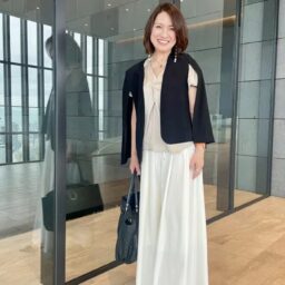 「ZARA」のデザインジャケット×「ルフィル」のワイドパンツで、ホテル打ち合わせにもぴったりな大人洗練コーデ！