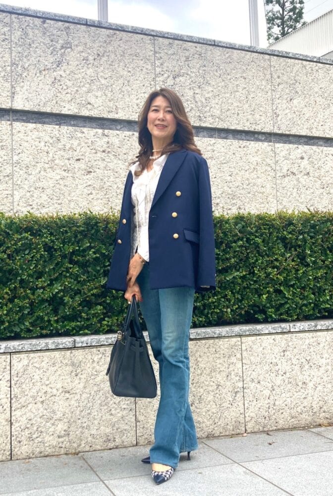 【60代お手本スナップ】60代がデニムを品よく着こなすには？フリルやパールでエレガントさをプラスした大人の品格コーデ