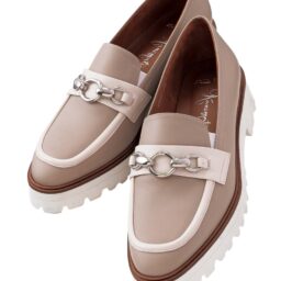 ローファー〔H4㎝〕¥26,400／銀座かねまつ（銀座かねまつ6丁目本店）