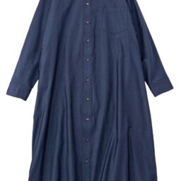 シャツワンピース¥37,400／ティッカ