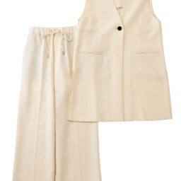 ジレ¥10,450、パンツ¥7,590／ともにアバハウス マヴィ（アバハウス インターナショナル オンラインストア）