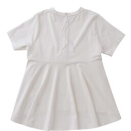 Tシャツ¥4,990／アンフィーロ