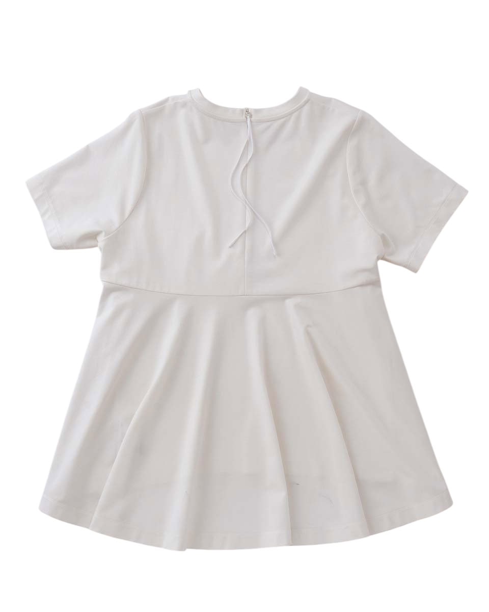 Tシャツ¥4,990／アンフィーロ
