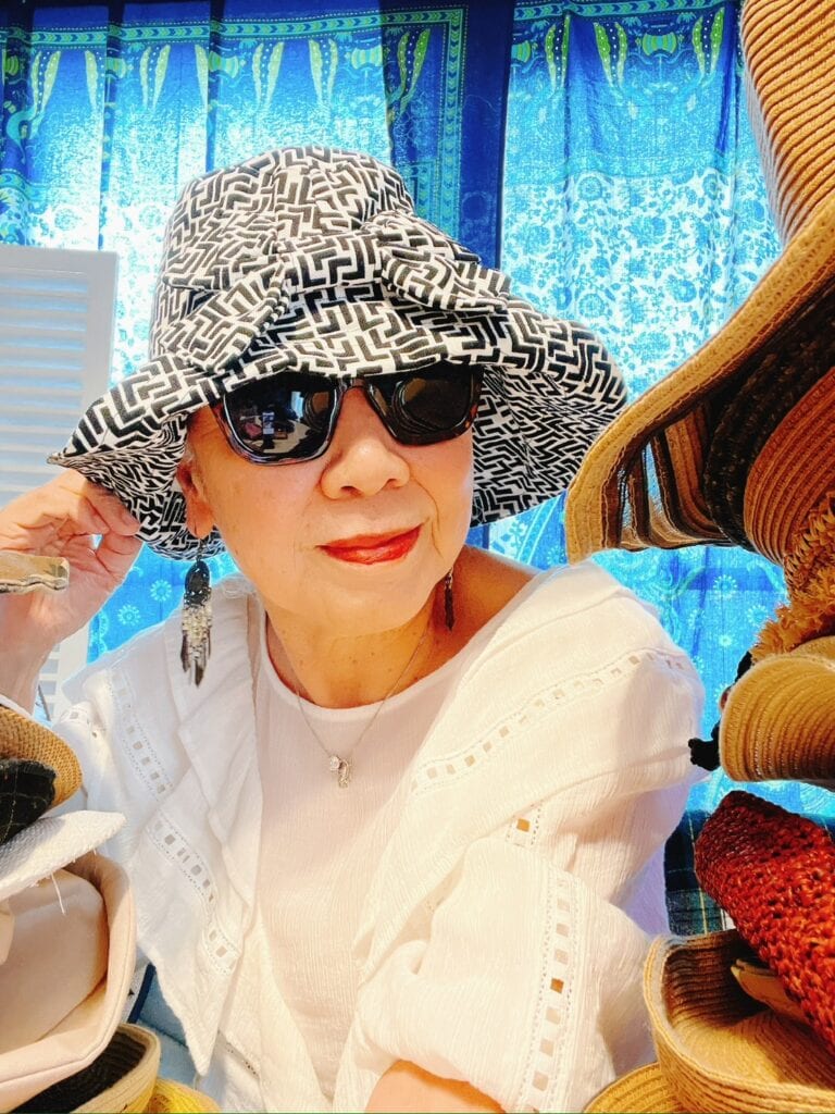 『素敵なあの人』公式ブロガー・島崎真代さんの帽子のかぶり方
