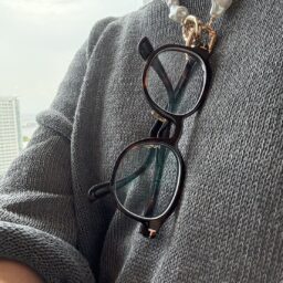 『素敵なあの人』2025年7月号　バロックパール調チェーンアクセサリーをメガネホルダーに