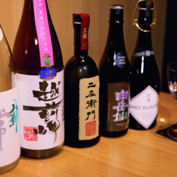 福井の地酒のほか全国の美酒が揃っています。
