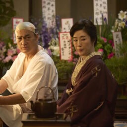 映画『国宝』より人気歌舞伎役者・花井半二郎（渡辺謙）とその妻・幸子（寺島しのぶ）