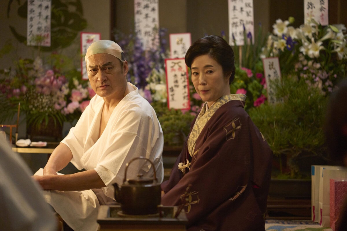 映画『国宝』より人気歌舞伎役者・花井半二郎（渡辺謙）とその妻・幸子（寺島しのぶ）