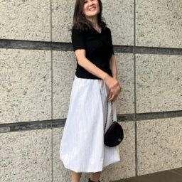 「ZARA」でゲットした流行のバルーンスカートが主役！大人のきれいめお呼ばれスタイル