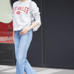 色のトーンを合わせるとコスパ服も品よくまとまります