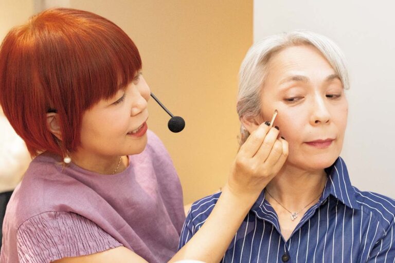 シミや眉毛のお悩みを解決するテクもレクチャー