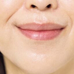 ボリュームがあるため濃い色は派手に