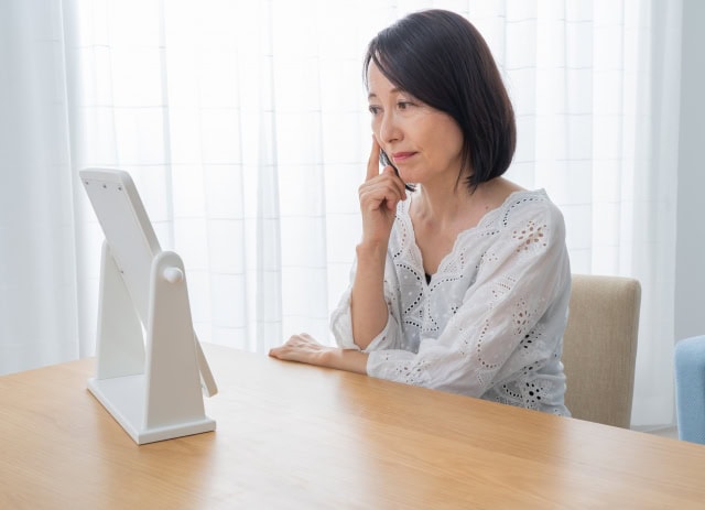 美容に悩む女性