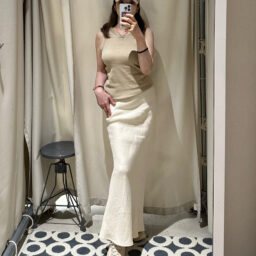 スカート:IENA トップス:UNIQLO キャップ:47 スニーカー:NIKE