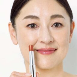 肌色がくすむ