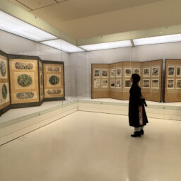 棟方志功の展示コーナー。