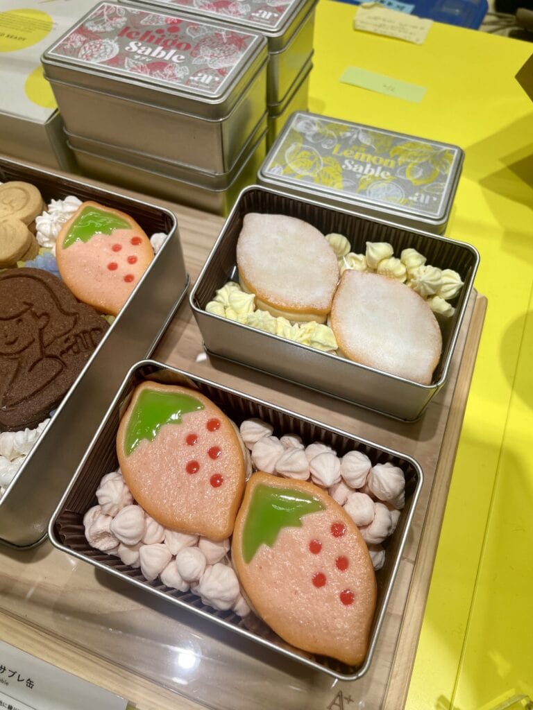 クッキー缶