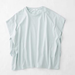 《汗染み防止》正解ゆるシルエットフレンチプルオーバー¥2,970／クロスファンクション