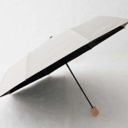 UVカットコンパクトアンブレラ遮熱¥3,990／ユニクロ