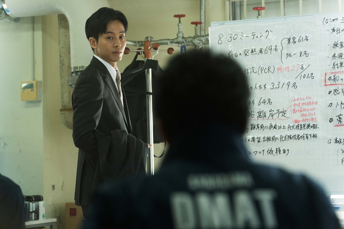 映画『フロントライン』厚生労働省の役人・立松（松坂桃李）