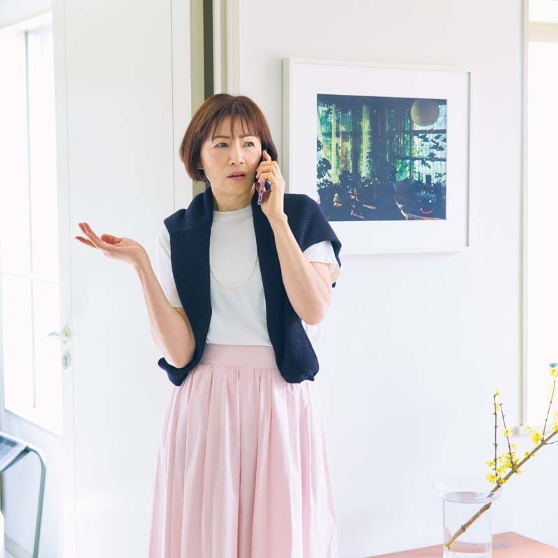 【60代ファッション】気になる下半身をおしゃれにカバー！きれい色スカートで夏のワンツーコーデに華やぎをプラス【60代初夏の着まわし3weeks・Day13】